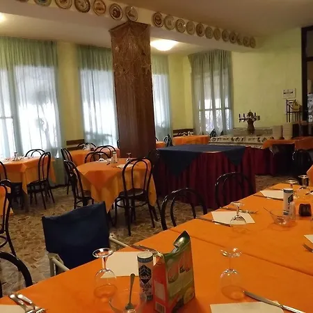 Annamaria 3* Чезенатико