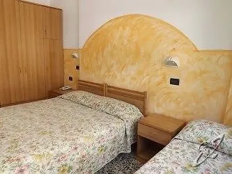 Annamaria 3* Чезенатико